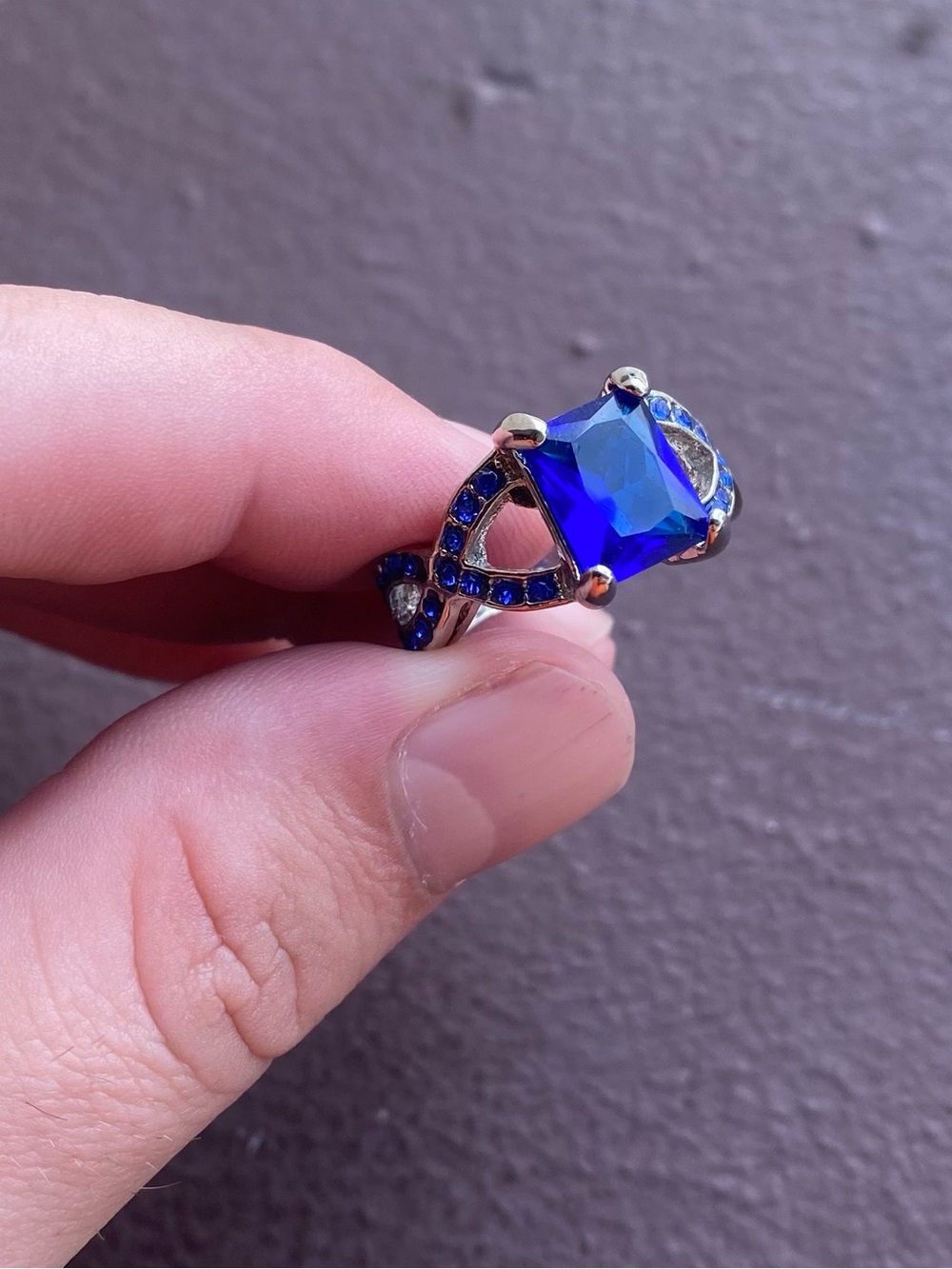 Bold Royal Blue Cubic Zirconia Stones Stainless Steel Ring Size 6.5